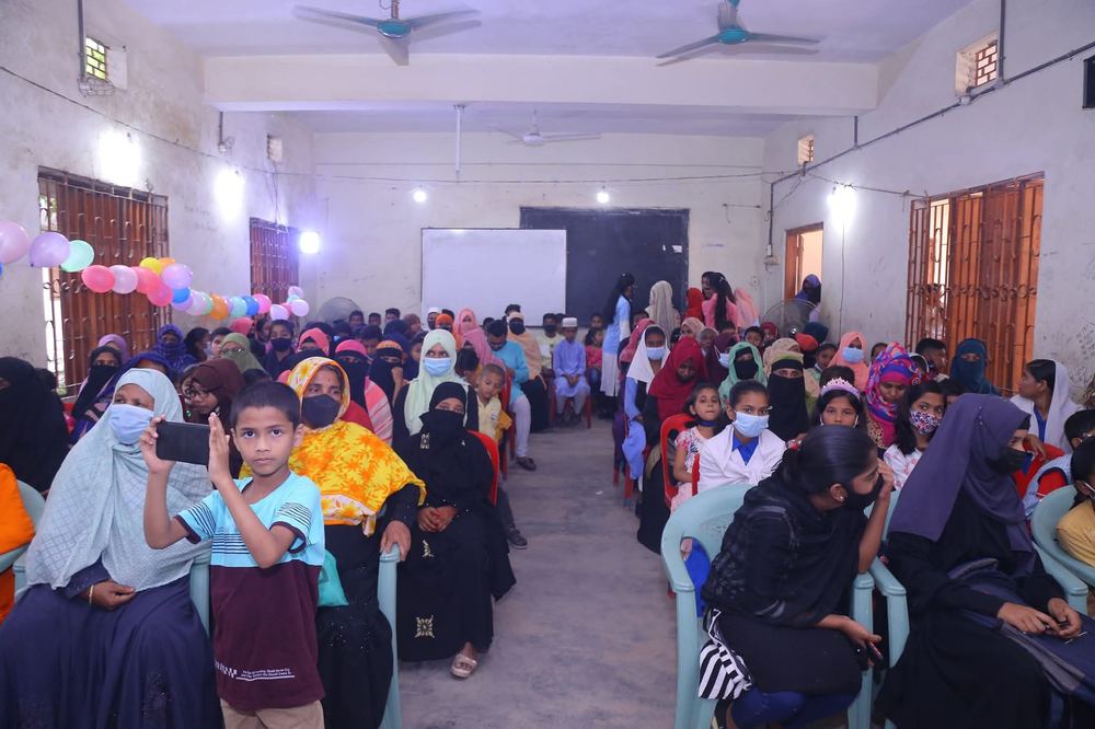 Indoor community programme audience