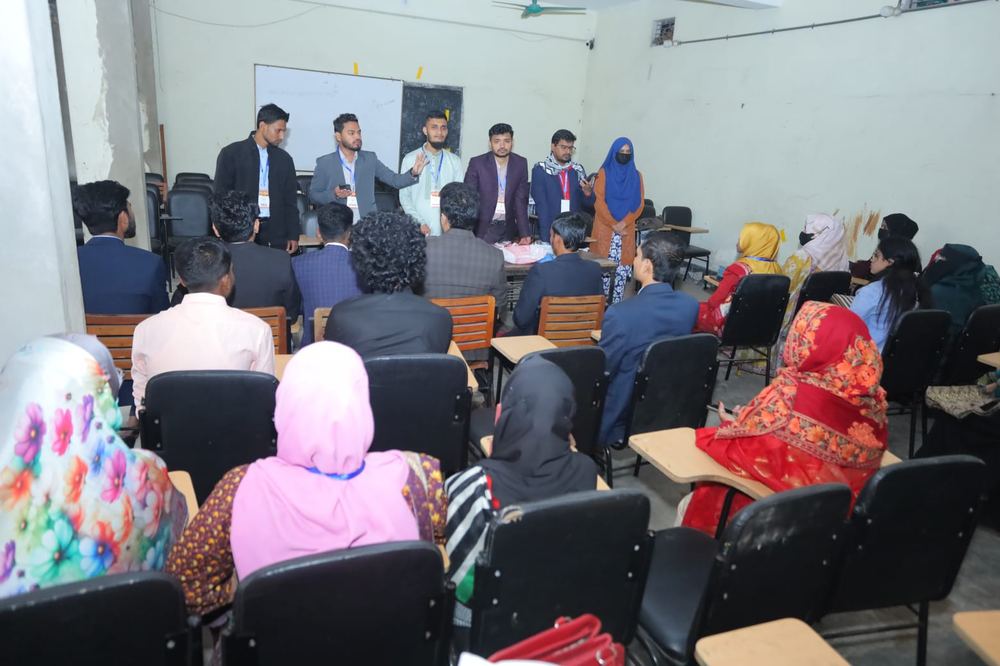 Foundation volunteers during coordination briefing